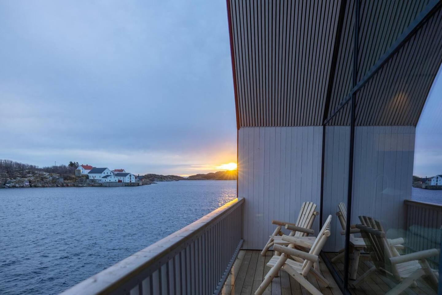 Leilighet Med Fantastisk Utsikt Henningsvær Buitenkant foto