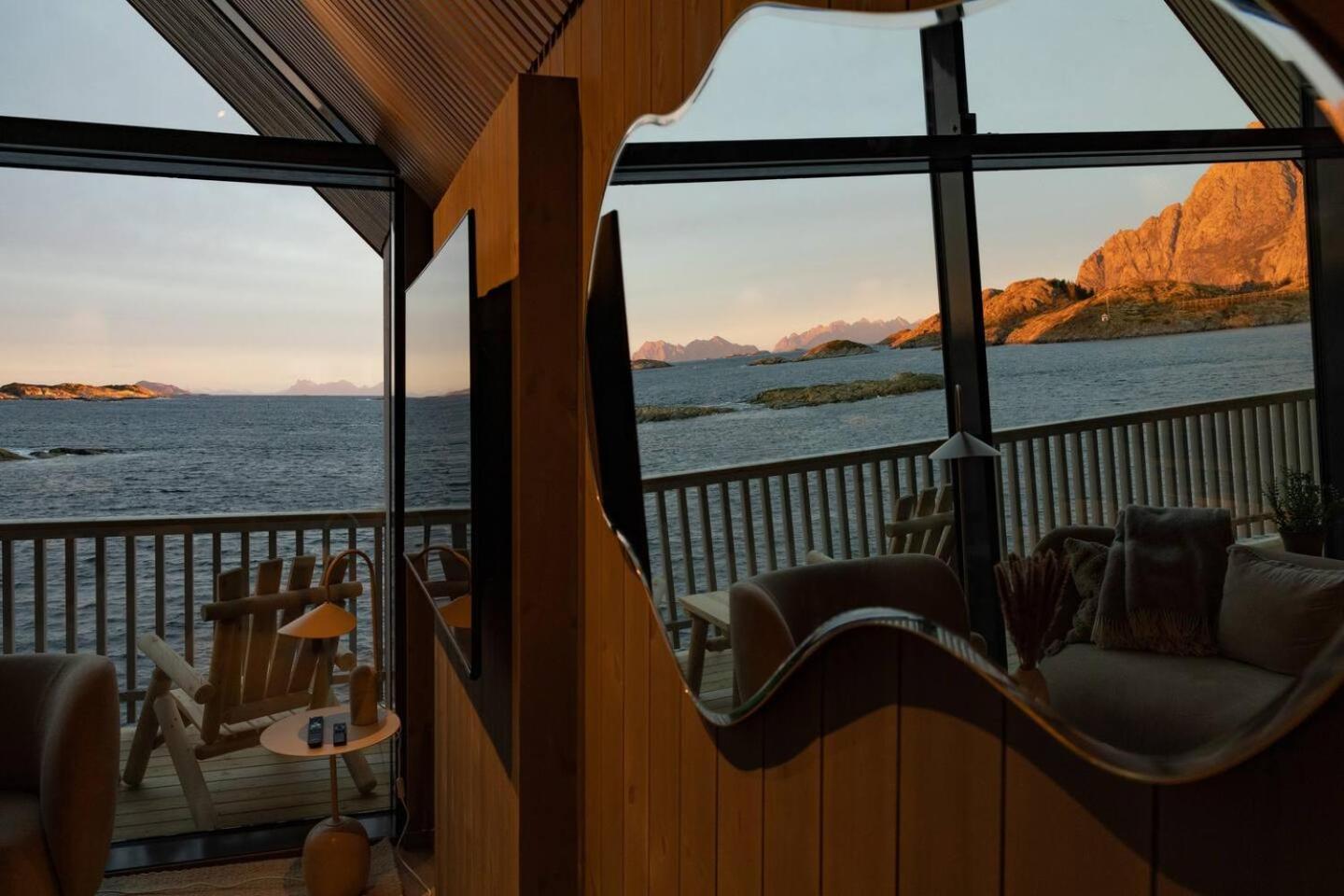 Leilighet Med Fantastisk Utsikt Henningsvær Buitenkant foto
