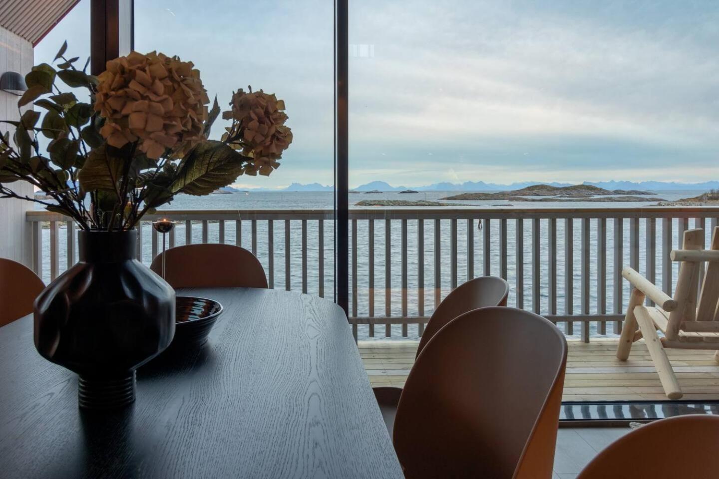 Leilighet Med Fantastisk Utsikt Henningsvær Buitenkant foto